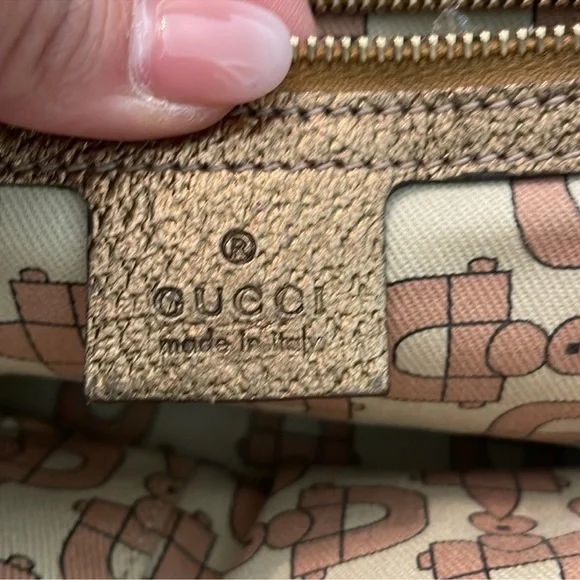 Gucci Gold and Beige Signature Tote - Picture 8 of 15
